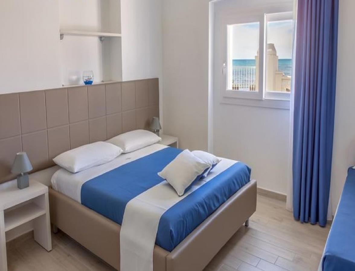 לינה וארוחת בוקר פורטו צ'זראו Estasi Sul Mare מראה חיצוני תמונה
