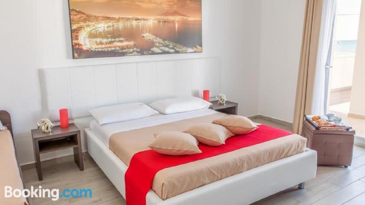 לינה וארוחת בוקר פורטו צ'זראו Estasi Sul Mare מראה חיצוני תמונה
